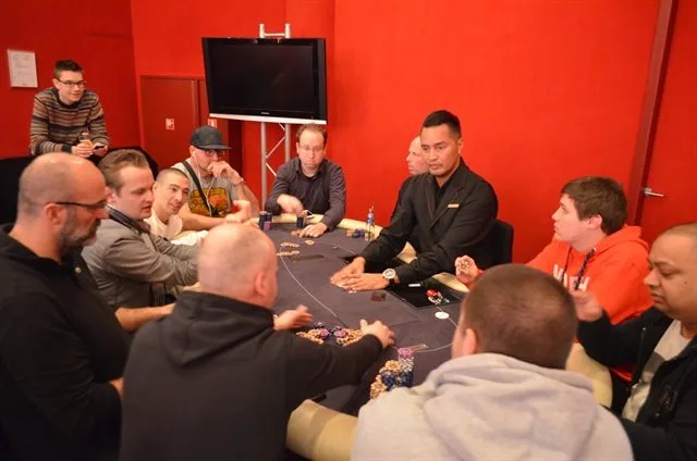 Tafel Gio-Jacco-Wouter-Stieven | 2015/01 - Utrecht Poker Series - 700 eu Main Event 